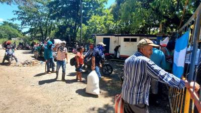 Desalojan de manera pacífica a campesionos que tenían invadidas fincas de banano