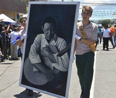 Con entusiasmo y civismo ceibeños celebran el cumpleaños de la Patria