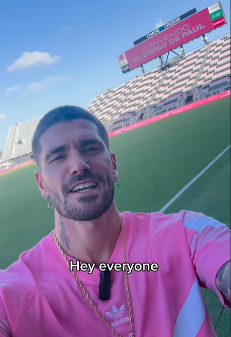 De Paul llegó a Miami: el motivo de su fichaje por el Inter y su dorsal