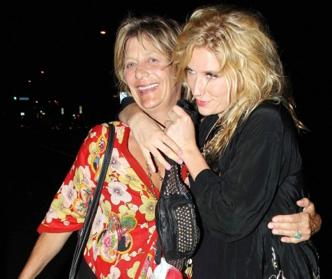 El productor de Kesha demanda a su madre