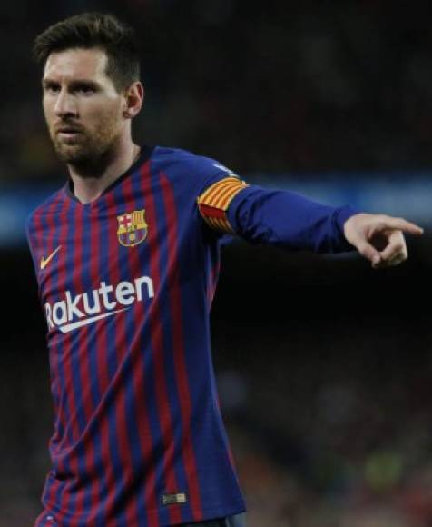 Messi estuvo con semblante serio en el partido antes de lograr la victoria. Foto AFP