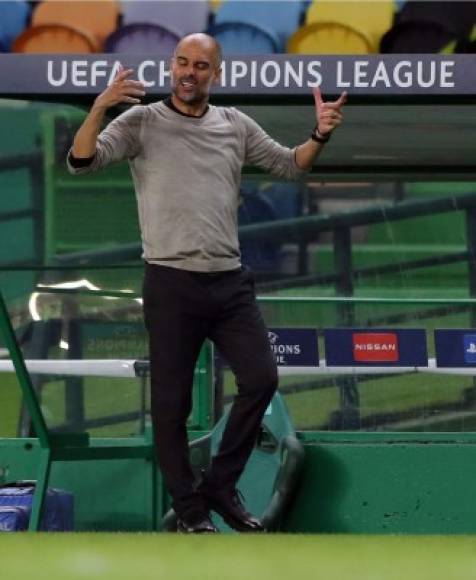 Los gestos de Guardiola en el banquillo del Manchester City.