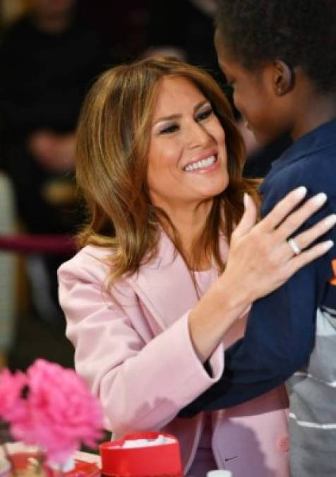 La reacción de Melania tras recibir el regalo del pequeño.