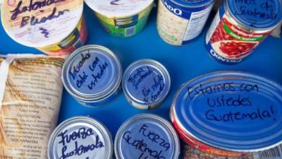 La bondad no tiene límites cuando se trata de ayudar, y a continuación te compartimos los mejores mensajes escritos en las donaciones que han sido entregadas a los damnificados por la erupción del Volcán de Fuego en Guatemala. ¡Imposible no sentir un nudo en la garganta al leer estos mensajes!