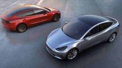 Tesla espera convertir este auto en su primer modelo de producción masiva.