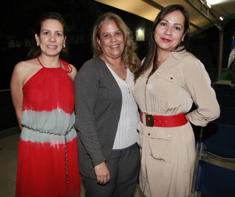 Banco del País honra a Hilda de Córdoba