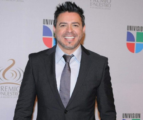 Luis Enrique presenta nuevo álbum musical