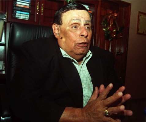 Muere reconocido publicista Carlos Calderón