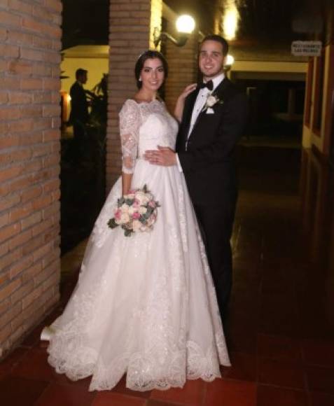 Fabiola Monterroso y Reggie Panting se casaron en Copán Ruinas.