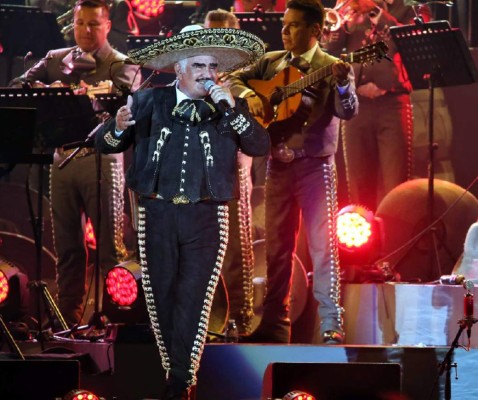 Vicente Fernández dice adiós a los escenarios
