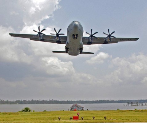 La titánica labor de los aviones cazahuracanes