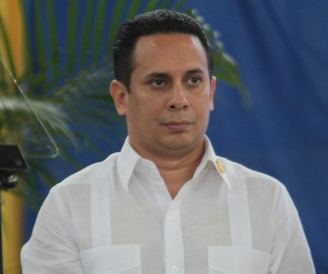 Juntas de padres trabajan en modernizar centros escolares