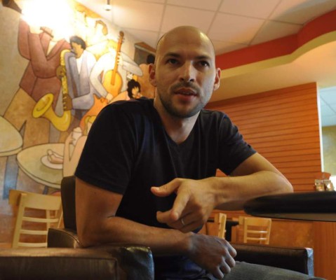 Hondureño ganó premio de novela