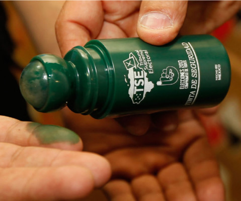 Tribunal Supremo Electoral recibe la tinta indeleble