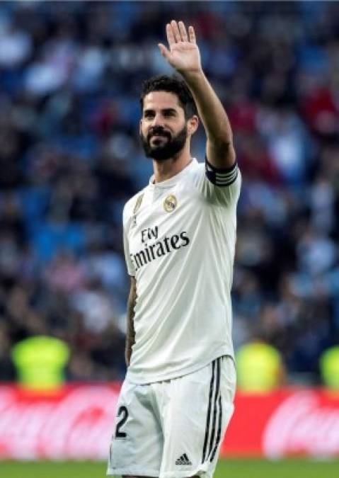 Isco saluda a su familia tras su golazo.