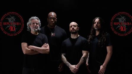 Sepultura es una banda brasileña de thrash metal formada en 1984 en Belo Horizonte por los hermanos Max (guitarra y voz) e Igor Cavalera (batería).