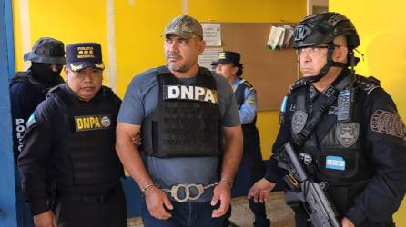 Las fuerzas de seguridad de Honduras capturaron este sábado al hondureño Luis Escalante, cuñado del narcotraficante Héctor Emilio Fernández, alias ‘Don H’, condenado en 2019 a cadena perpetua en Nueva York, y a quien Estados Unidos reclama por el delito de tráfico de drogas.