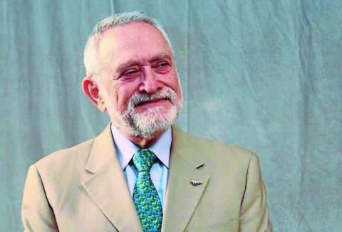 Salvador Moncada a la espera de iniciar funciones en China