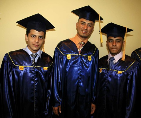 Aplausos por los graduados de la Universidad de San Pedro Sula