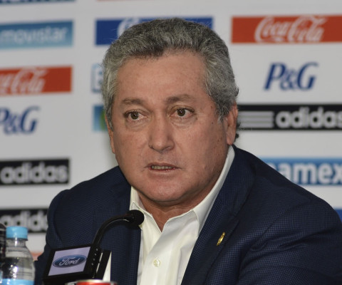 México presenta a su nuevo entrenador: Manuel Vucetich