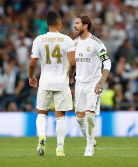 Casemiro y Sergio Ramos, tras el gol del brasileño.