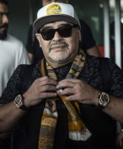 La llegada de Maradona 57 años generó algunas dudas porque en contraste con su magistral desempeño con la pelota, su carrera como director técnico ha sido inestable.