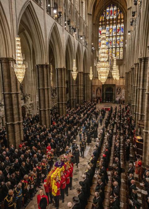El arzobispo de Canterbury, Justin Welby, será quien pronuncie el sermón, antes de que el Reino Unido guarde dos minutos de silencio y se escuche el himno nacional en la abadía.