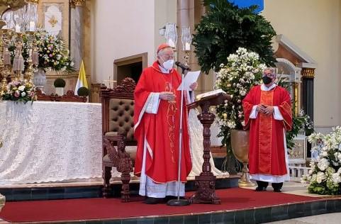 El cardenal Rodríguez durante la homilía de este domingo 5 de junio de 2022. Fotografía: Suyapa Medios.