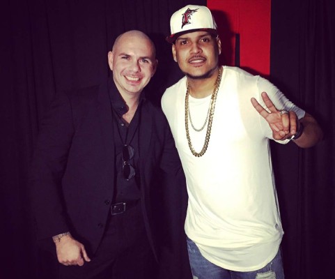 Pitbull se une a remix con El Chevo
