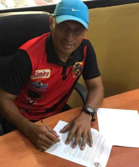 Nicolás López: Ha sido anunciado como nuevo director técnico para el próximo torneo del Lone FC de la segunda división de Honduras. En la campaña pasada fue estratega del Deportes Savio.