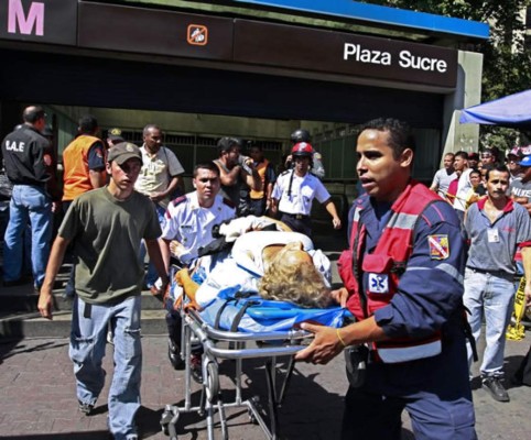 12 heridos en choque de trenes