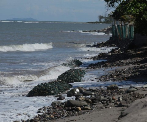 La Ceiba se está quedando sin playas debido a la erosión