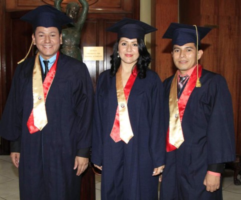 Universidad Cristiana de Honduras gradúa 59 nuevos profesionales