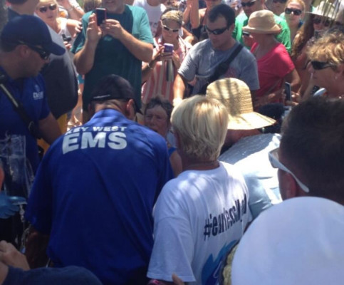 Diana Nyad completa la travesía de cruzar de Cuba a La Florida  