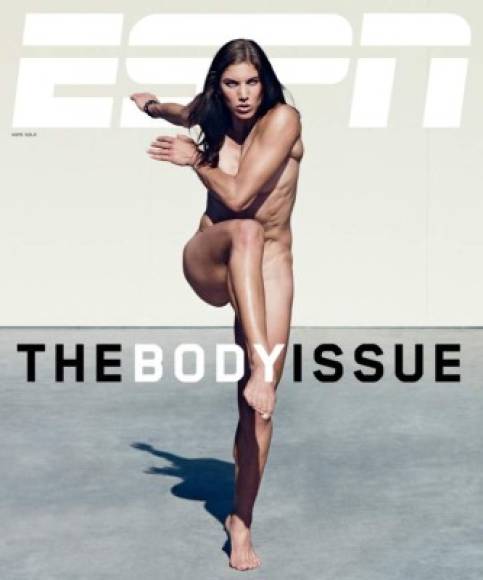 Solo ha sido considerada por la FIFA en múltiples ocasiones y además por su belleza formó parte de la revista 'The Body Issue' de ESPN The Magazine.