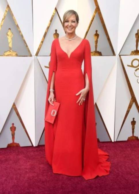 Allison Janney, nominada a mejor actriz de reparto por 'Yo, Tonya', con este precioso vestido rojo de Reem Acra.