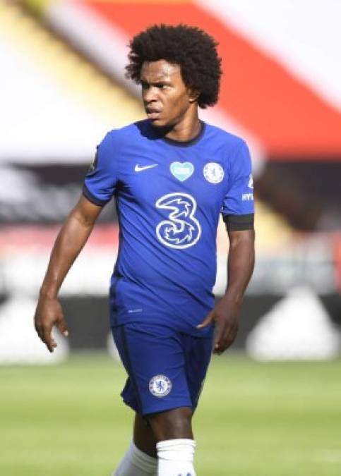 El Arsenal confía en poder fichar a Willian, que termina contrato con el Chelsea el 26 de julio. Pero no la tendrá fácil, según Daily and Sunday Express, el Manchester United también vería con buenos ojos la libre incorporación del brasileño que tiene ganas de permanecer en Inglaterra. <br/><br/>No sería la primera vez que el Arsenal fichara a un jugador brasileño de Chelsea, ocurrió el año pasado, cuando los 'gunners' contrataran a última hora a David Luiz.