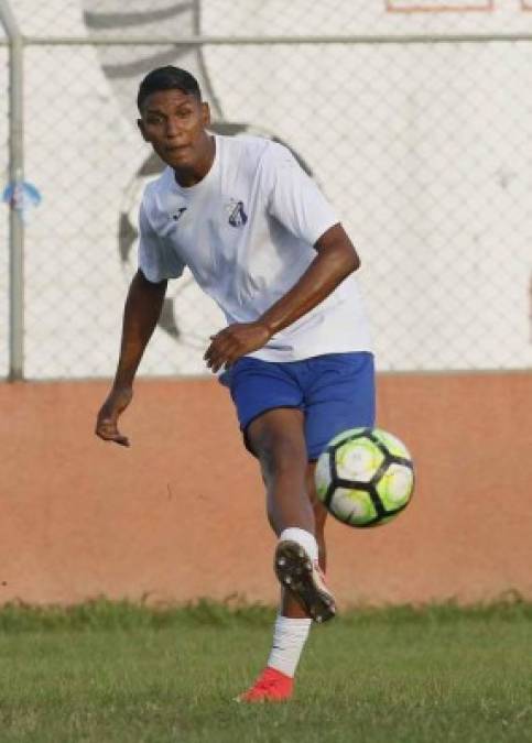 Allan Catalán: El futbolista no entra en los planes de Luis Alvarado en el Honduras Progreso, por lo que debe de buscar equipo. En su momento formó parte del Real España.