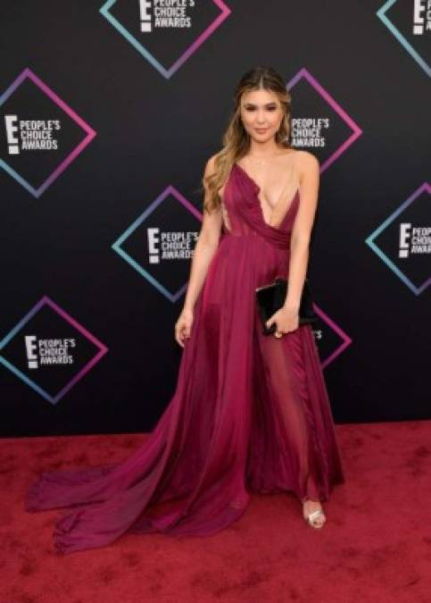 La animadora y actriz estadounidense Cathy Kelley a su llegada a los People's Choice Awards.