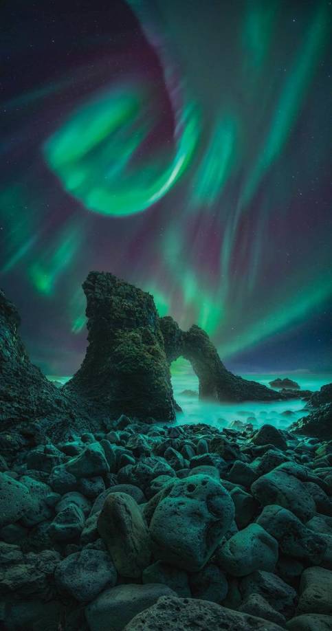 En Alaska, Estados Unidos, los mejores lugares para observar las auroras boreales son Fairbanks, Parque Nacional Denali y alrededores de Anchorage, esto en el mes de septiembre hasta abril.