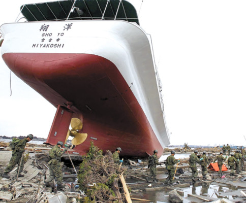 Hallan 2,000 cuerpos en la costa de Miyagi