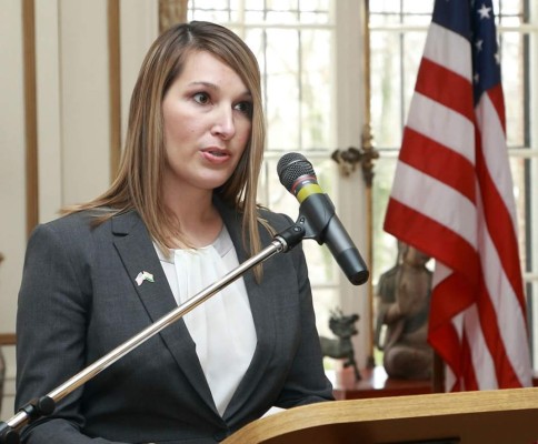 Alta funcionaria del Departamento de Estado de EUA llega a Honduras