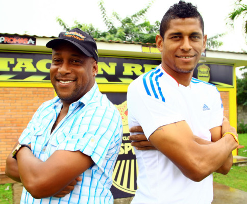 Dos actores de aztecazos juntos