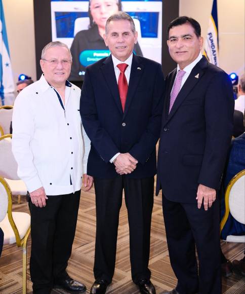 Óscar Galeano, Alberto Bográn y Yusuf Amdani 