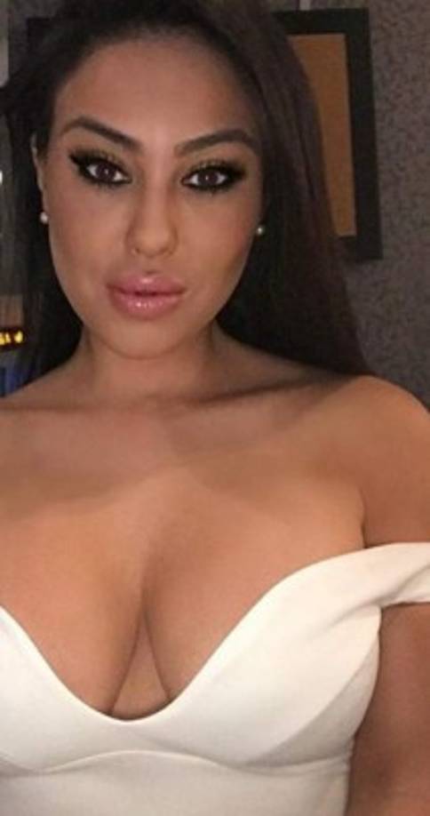 Cindy nació en el seno de una familia dedicada al negocio petrolero.