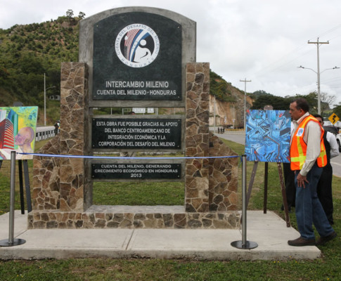 Inauguran el Intercambio Milenio de carretera CA-5 en Tegucigalpa