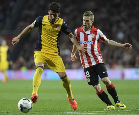 El Atlético aguanta la presión y se mantiene en la punta de la Liga