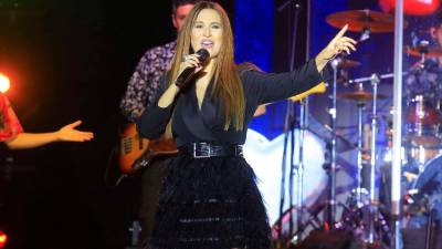 La cantante chilena Myriam Hernández durante su concierto en San Pedro Sula.