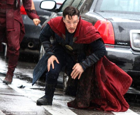 Benedict Cumberbatch reconoce que ser un superhéroe es un 'trabajo duro'