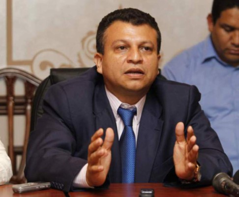 Teodoro Bonilla continuará bajo arresto domiciliario